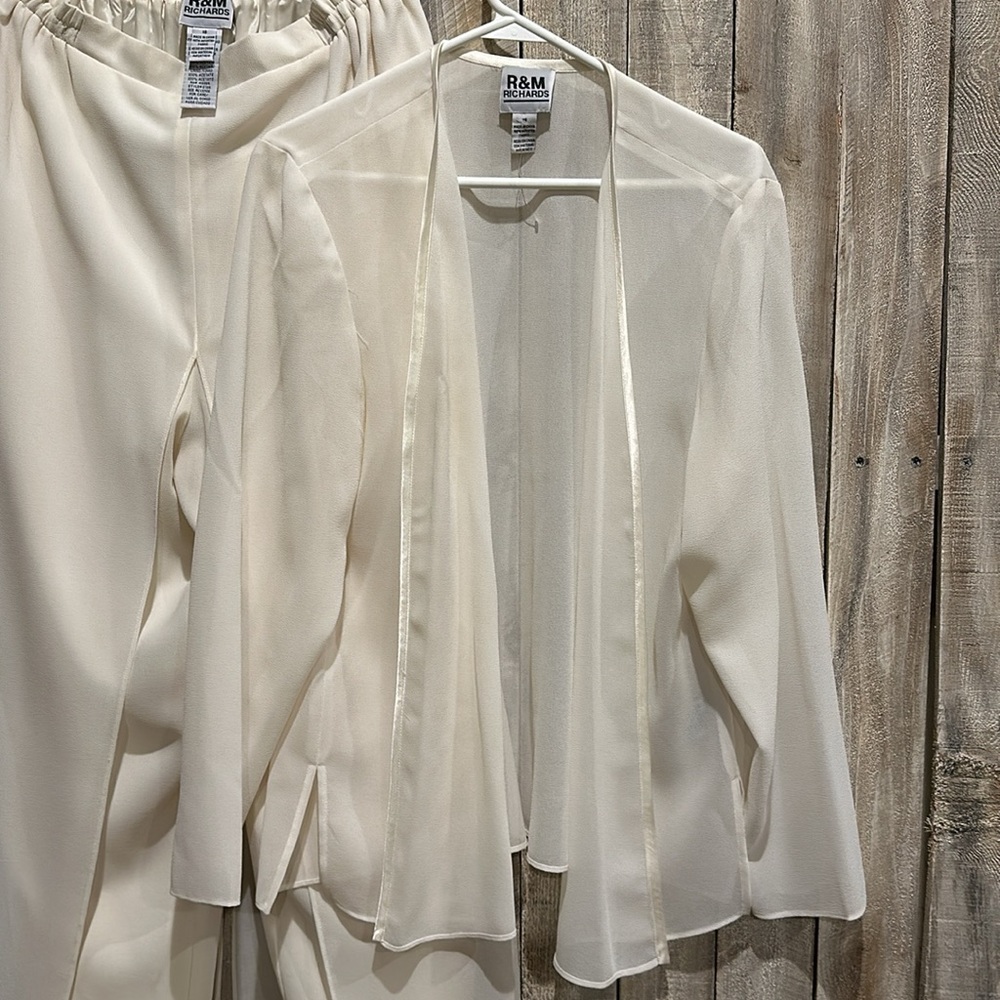 RM Richard’s 3 piece Formal Pant Suit - Picture 10 of 10
